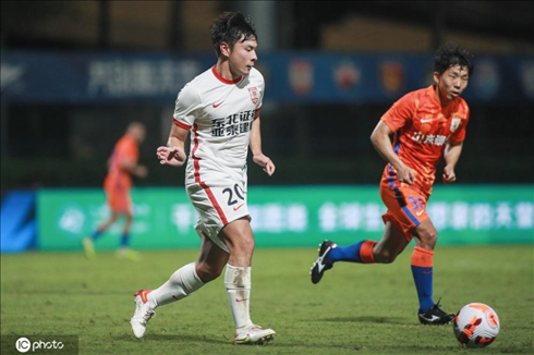 武汉三镇足球队实力对比：谁能称霸城市足坛？