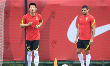 亚洲杯出局风波：国足若小组未出线，未来路在何方？